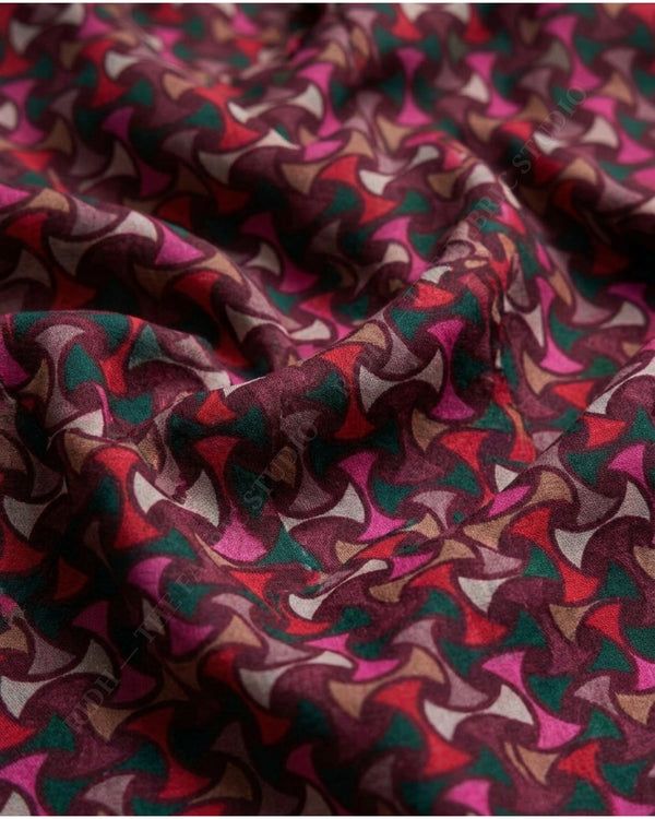 Maroon 23181 Mul Cotton Prn Fan Motif — hand