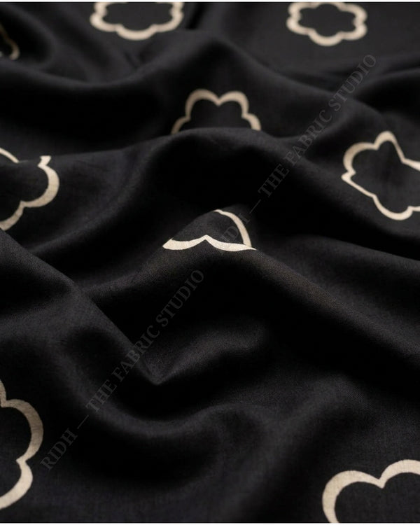 Black 1078 Muslin Prin Cloud Motif — hand