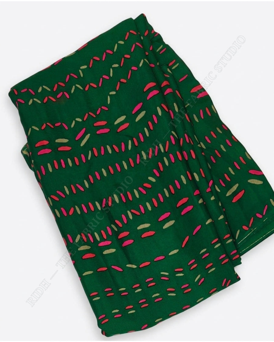 Emerald Green 1077 Musline Prn Dash Motif — closeup