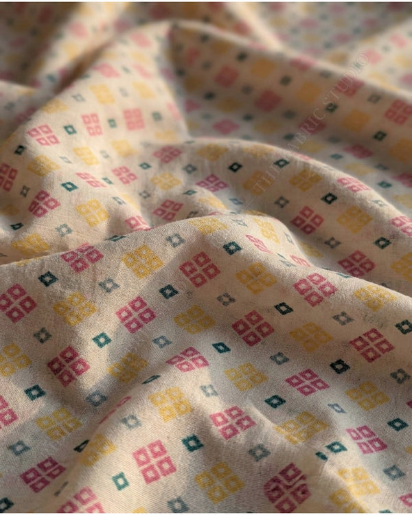 Ivory 23028 Sc Mul Cotton Prn Diamond Motif — hand