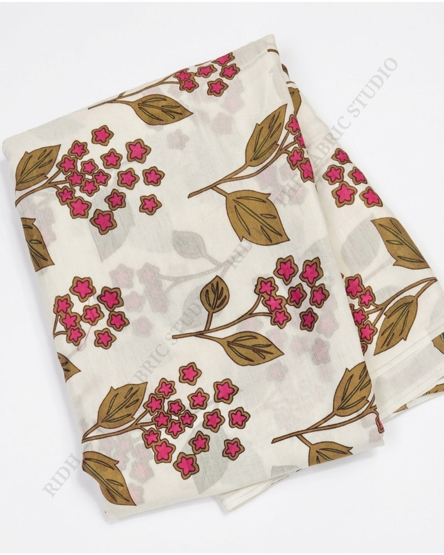 Ivory 1077 Musline Prn Floral — closeup