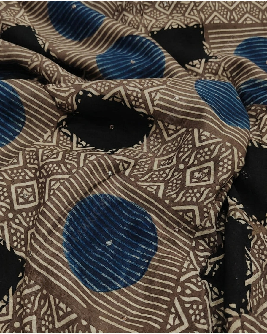 Brown 6079 Organza Prn Geometric Motif — hand