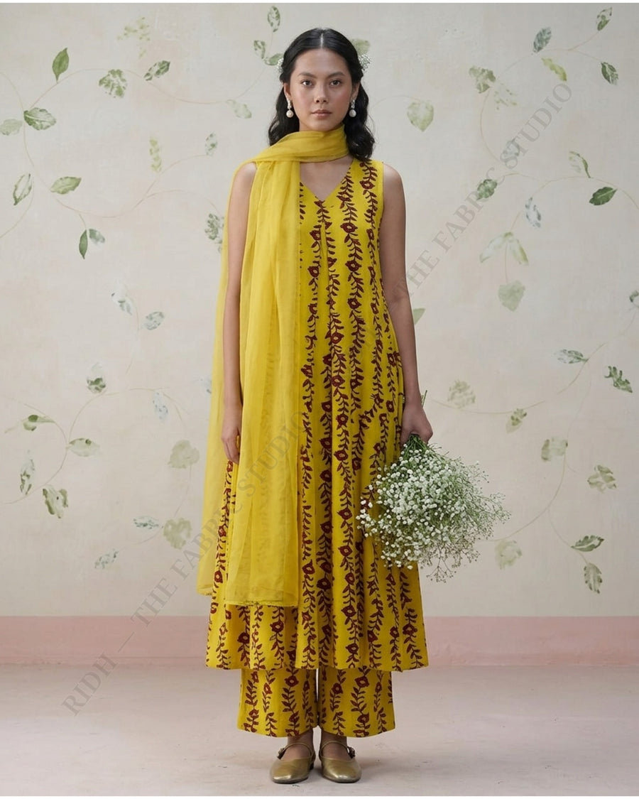 Mustard 1135 Ajrak Handblock Print Floral Stripe — model