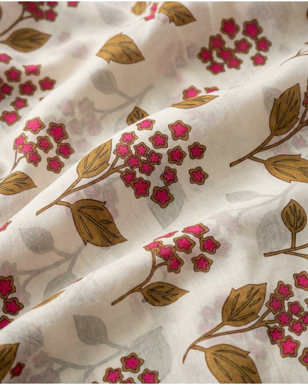 Ivory 1077 Musline Prn Floral — hand
