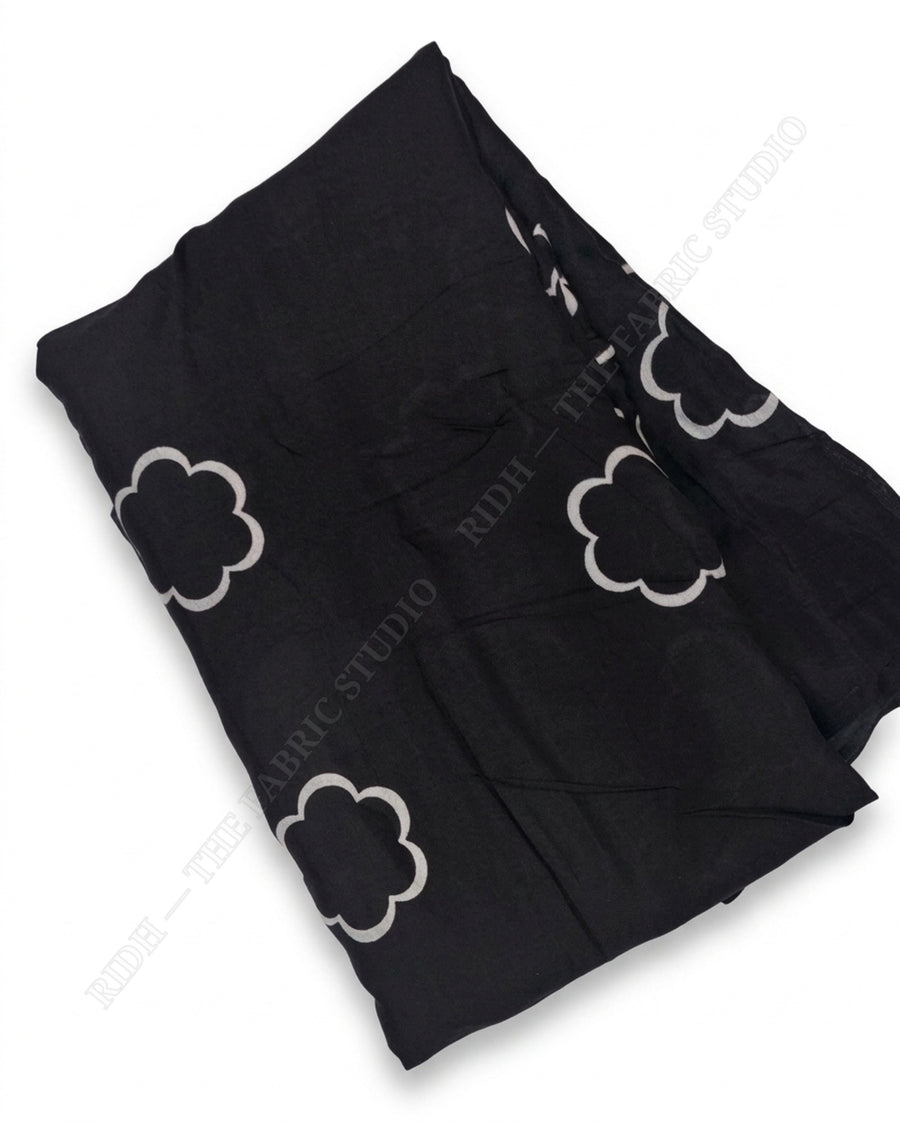 Black 1078 Muslin Prin Cloud Motif — closeup